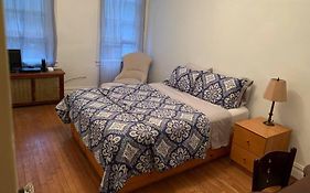 Cozy 2 Bedroom Apartment In Queens